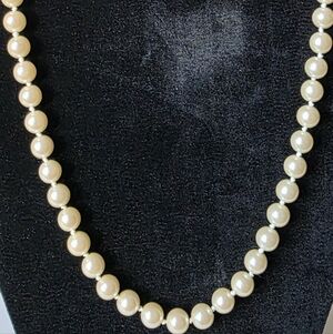Elegant Avon Pearl Necklace